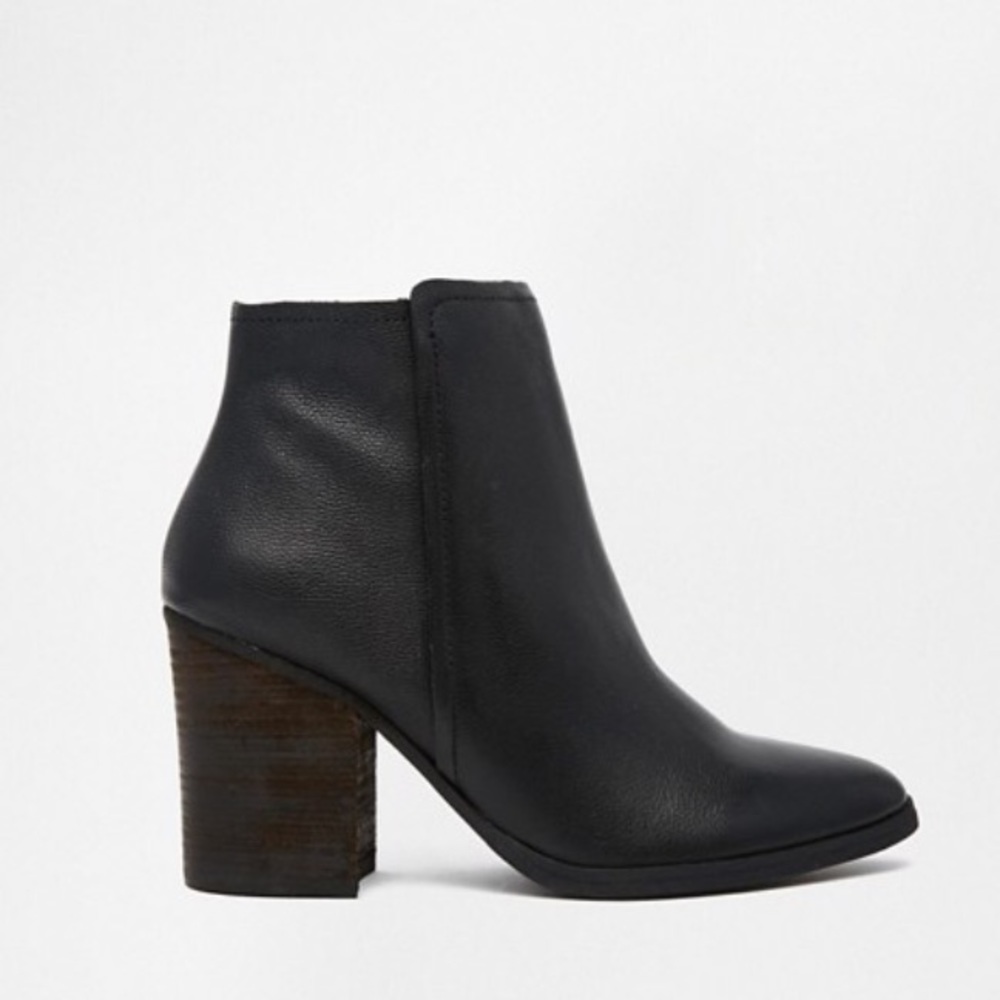Steve Madden Sterre Western Bootie